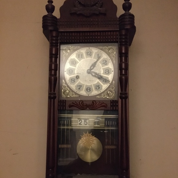 Vintage 31 Day Key Wind Chime Clock - Picture 1 of 9